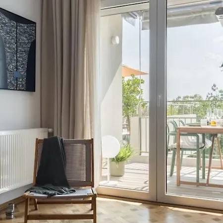 Marvelous Park View - Big Terrace - 2bdr דירה בוקרשט