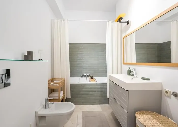 Lägenhet Marvelous Park View - Big Terrace - 2bdr Bukarest